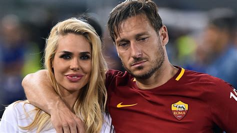 tudor hit totti|francesco totti and wife.